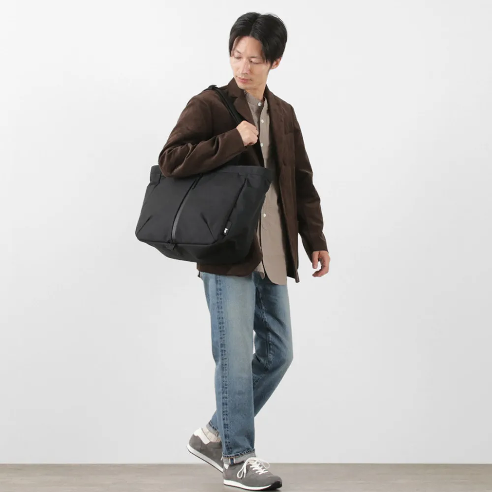 AER Briefcases|Tote Bags^/ City Tote black