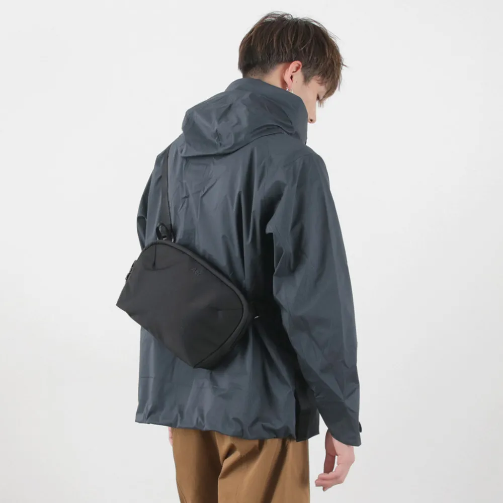 AER Shoulder Bags^/ Pro Sling