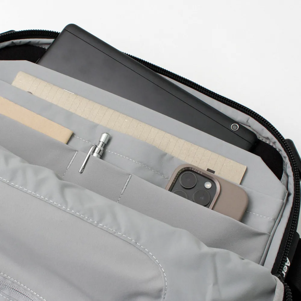 AER Briefcases|Shoulder Bags^/ Tech Sling 3 black
