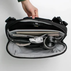 AER Briefcases|Shoulder Bags^/ Tech Sling 3 black