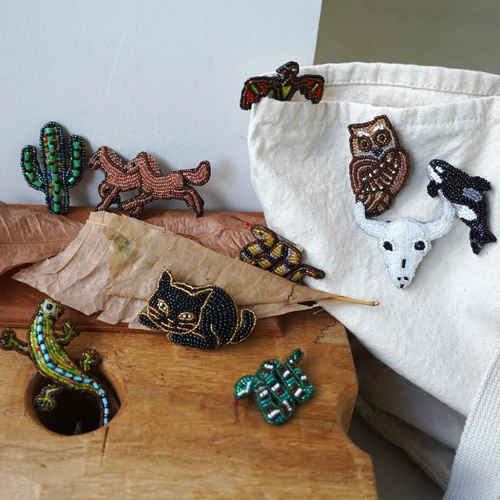 BEADED ACCESSORIES Other Goods^/ Beaded pin badge M
