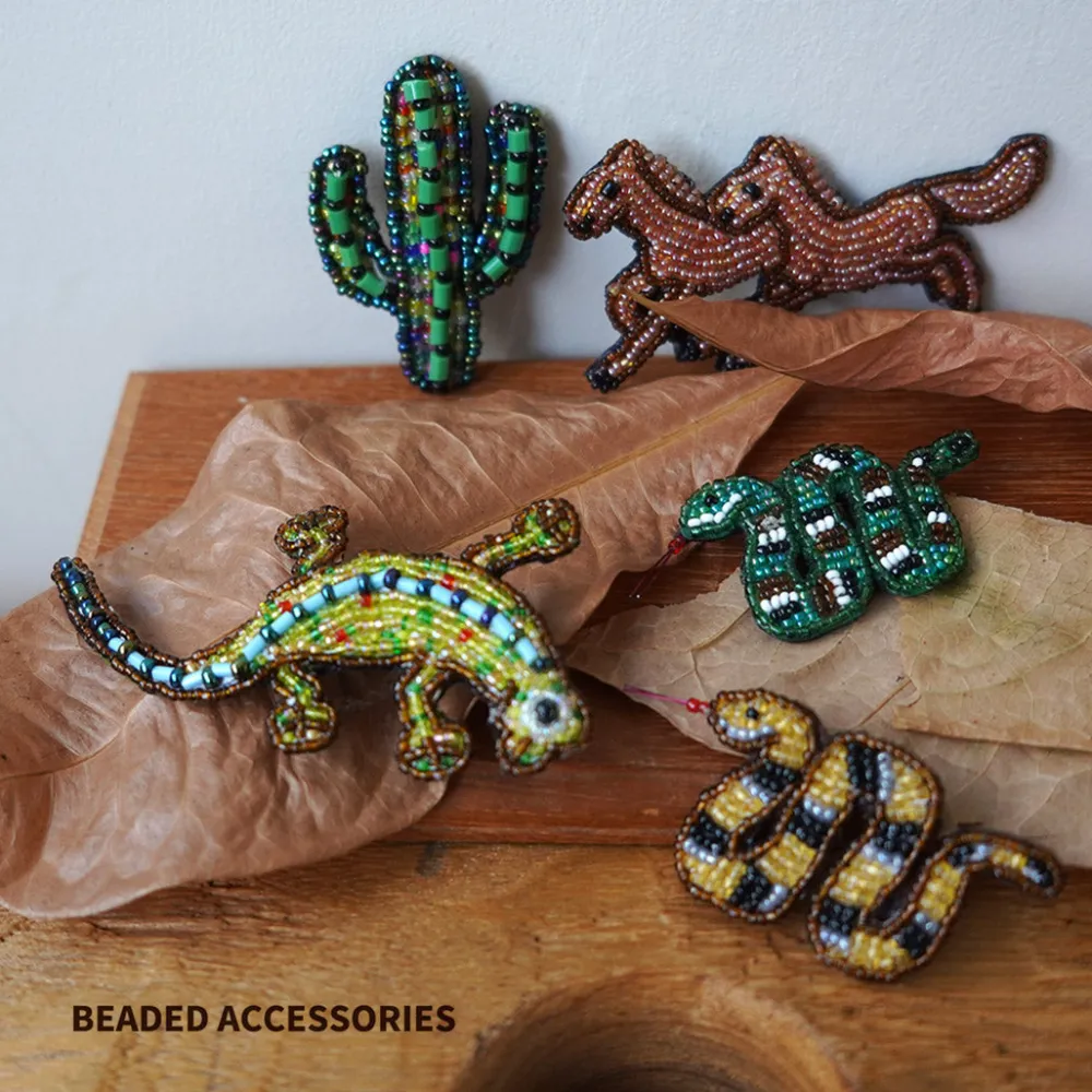 BEADED ACCESSORIES Other Goods^/ Beaded pin badge M