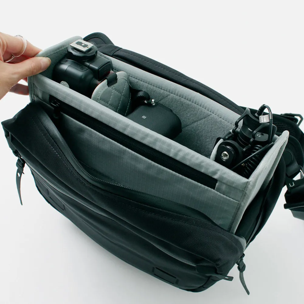 BLACK EMBER Other Bags^/ Grip Camera Insert ice-gray
