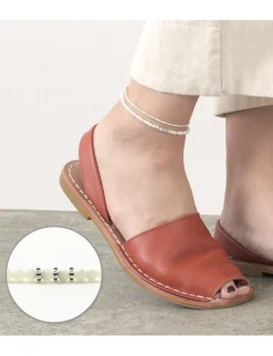 CHALISA T.. Anklets^/ Round Shell Wrap Anklet/Karen Silver Flat Beads white