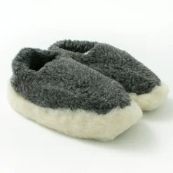 COLDBREAKER Other Goods^/ Siberian Slippers