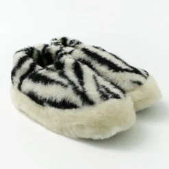 COLDBREAKER Other Goods^/ Siberian Slippers