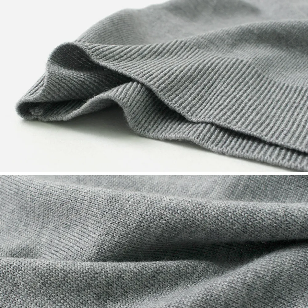 JOHN SMEDLEY Knits^/ Merino Wool 24 Gauge Mock Neck Knit