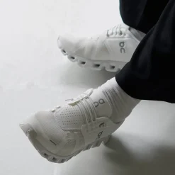 ON Sneakers^/ Cloud 5