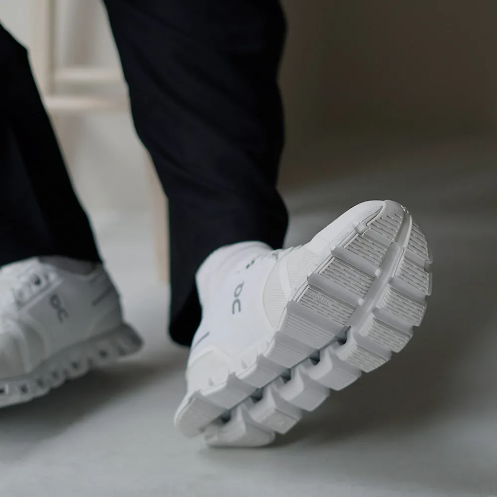 ON Sneakers^/ Cloud 5