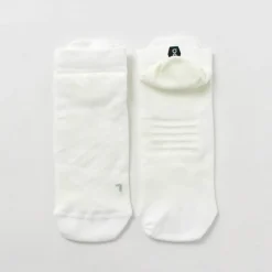 ON Socks^/ Performance Low Socks