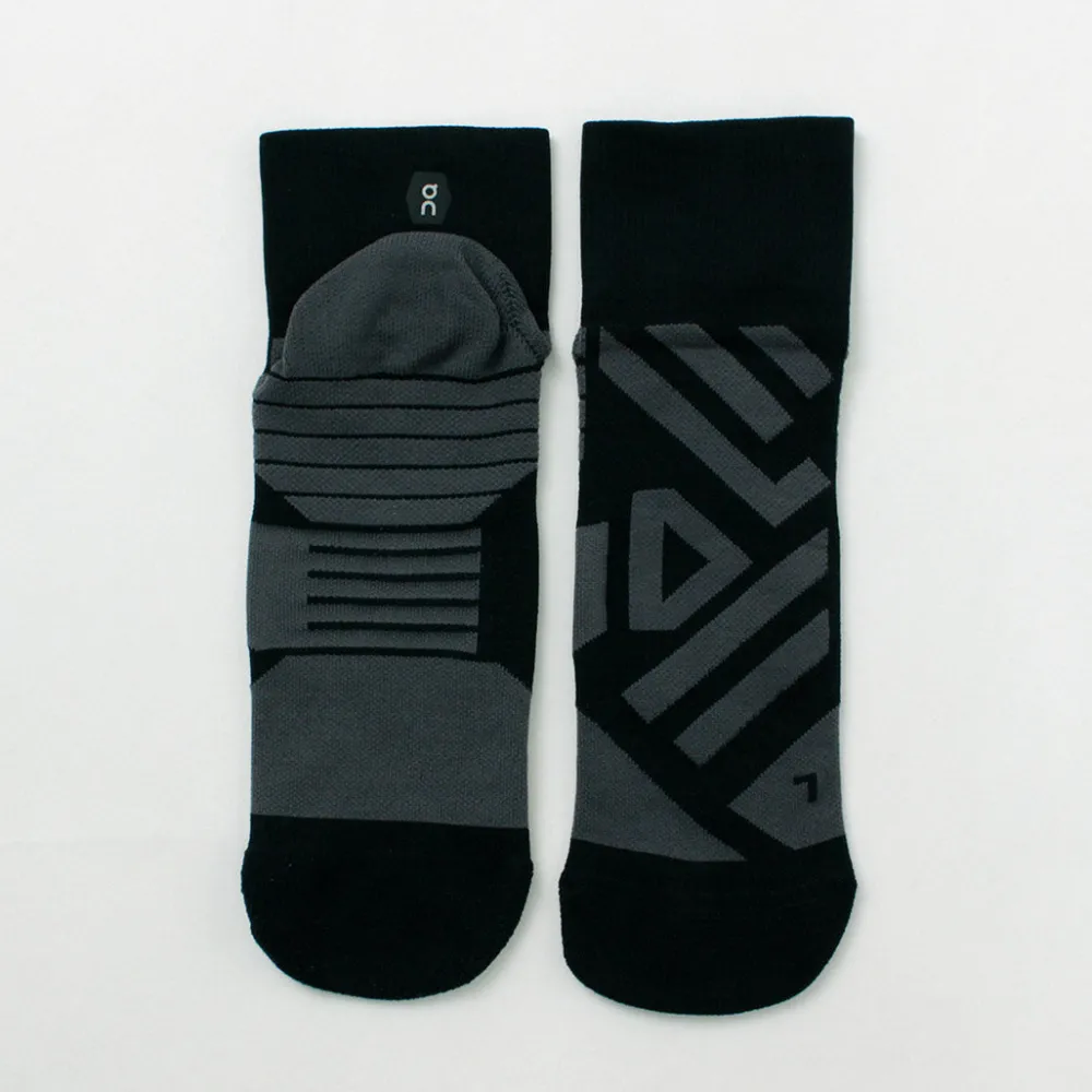 ON Socks^/ Performance Mid Socks