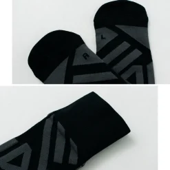 ON Socks^/ Performance Mid Socks