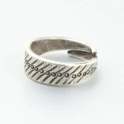 phaduA Ring^/ Wide ring silver